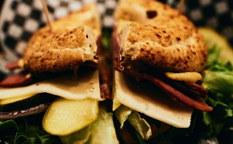 На изображении, одно из самых популярных блюд в Берлине, Берлин фото