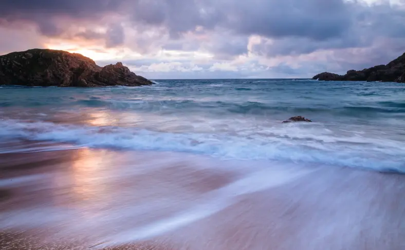 На изображении, живописный пейзаж Атлантического океана, Ирландия фото