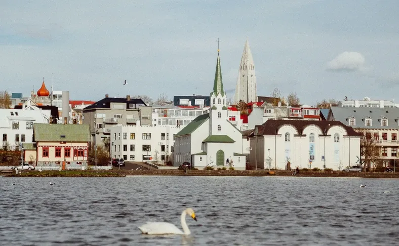 На изображении, столица Исландии Рейкьявик, Исландия фото