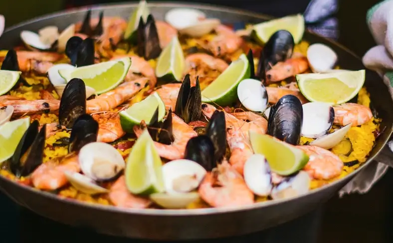 На изображении, традиционное блюдо из кухни Испании, Испания фото